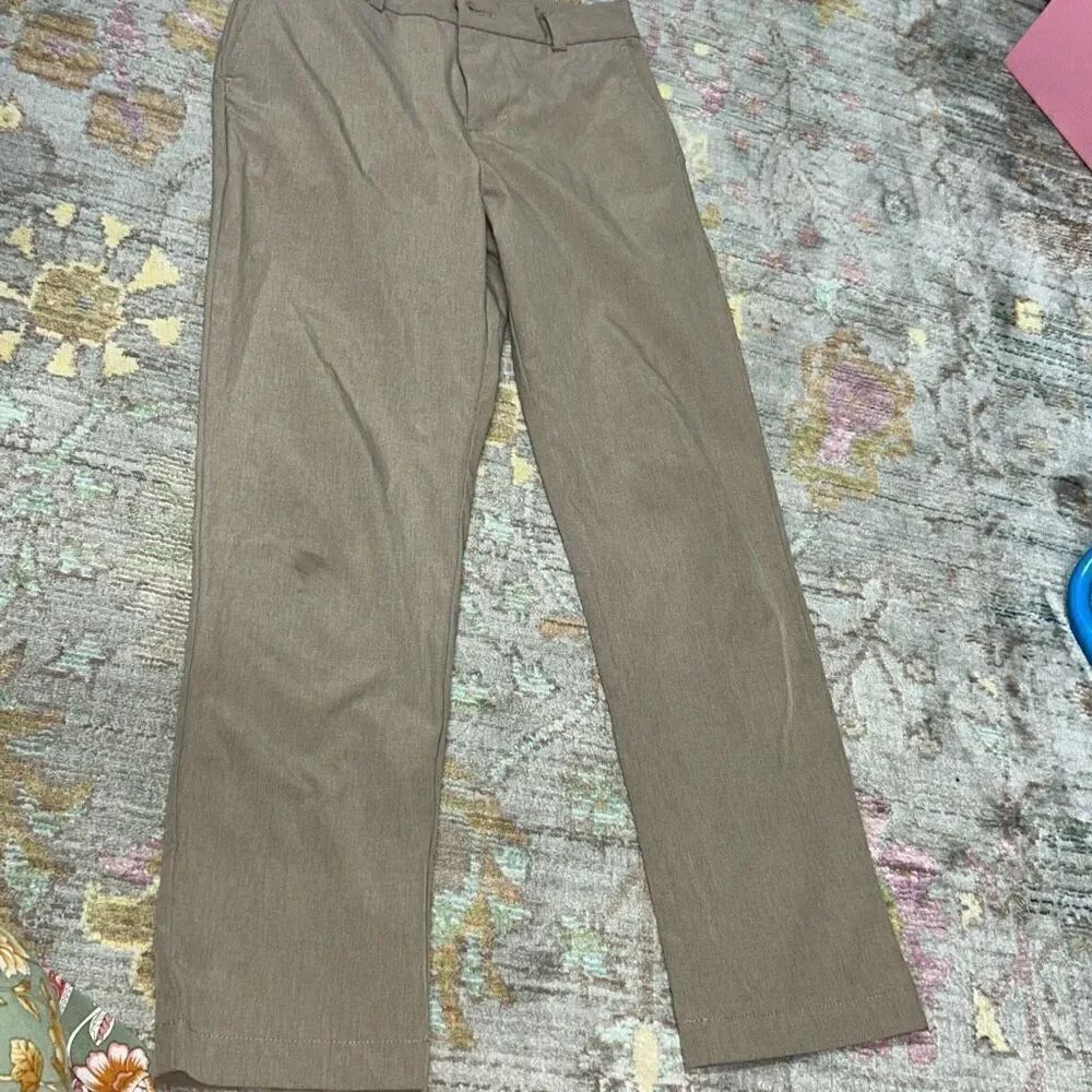 Vineyard vines performance dri fit khakis sz boy 12